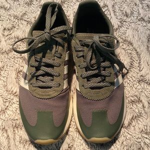 Womens adidas running shoes